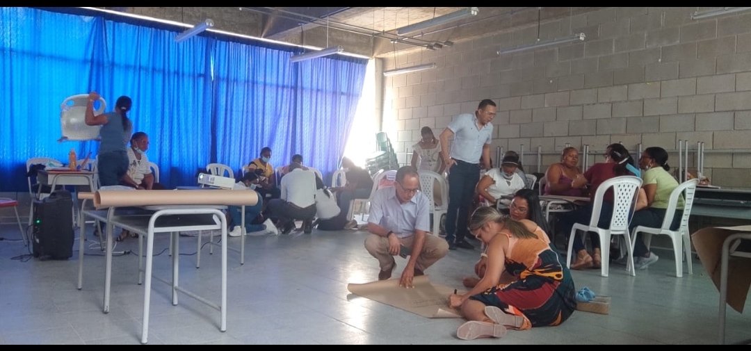 bicastro1011's tweet photo. Hoy #PTAsaludaAlMinistroAGaviria y le reiteramos nuestra disposición para seguir aportando al #Cambio #PTAterritorioDeCambioPazyVerdad  @agaviriau  @PTA_Colombia somos el programa que trabaja desde y para las realidades de cada escuela @Mineducacion
@petrogustavo estamos contigo https://t.co/0BfHI9OnOy