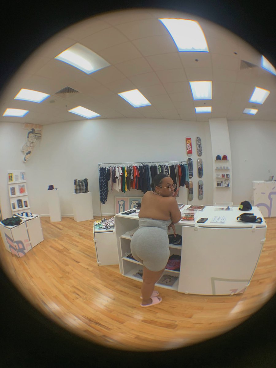SmooveTheSource's tweet photo. @MsFrankieLotion for @ShadeBySmoove 
The Caf. Hartford, CT. 📌 https://t.co/seU8ogd8OG