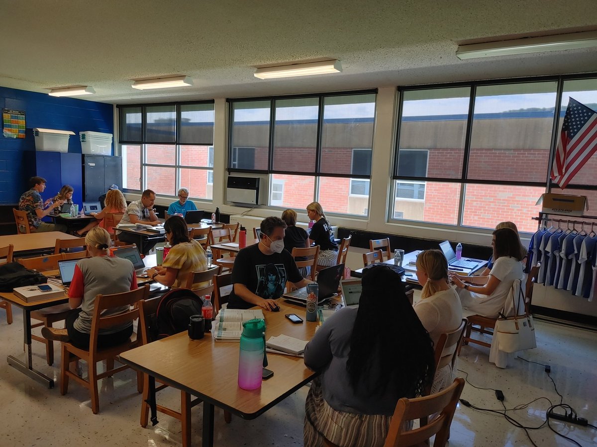 BakerHCS's tweet photo. All for kids 💜 @hamcoschools #HCS_literacy https://t.co/da84PcgBwU