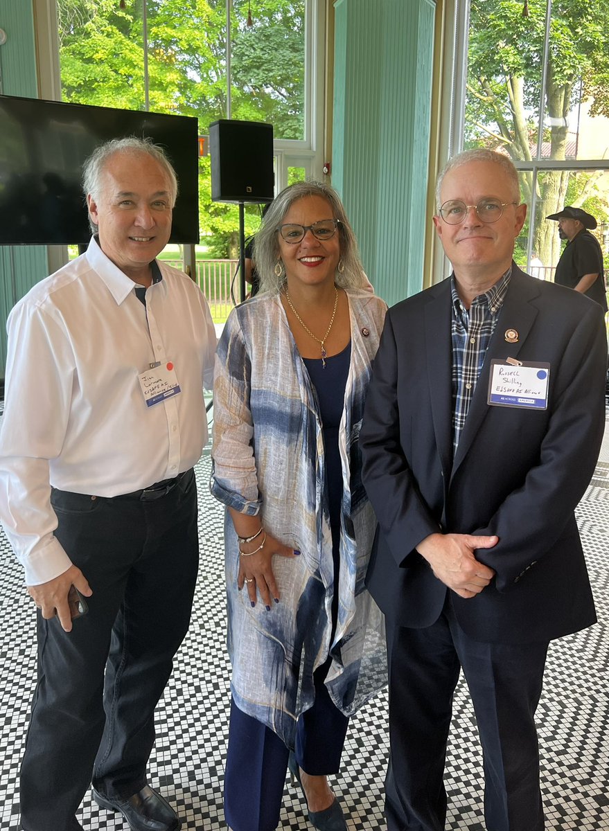 Riiid is honored to connect with Congressional <a href="/AICaucus/">AI Caucus</a> leaders including <a href="/RepRobinKelly/">Robin Kelly</a> whose work building trans-national and cross-cultural trust and confidence is so vital to the future with #AI
@jimlarimore @Russ_Shilling @EdSafeAI #AIAcrossAmerica <a href="/SeedAIOrg/">SeedAI</a>