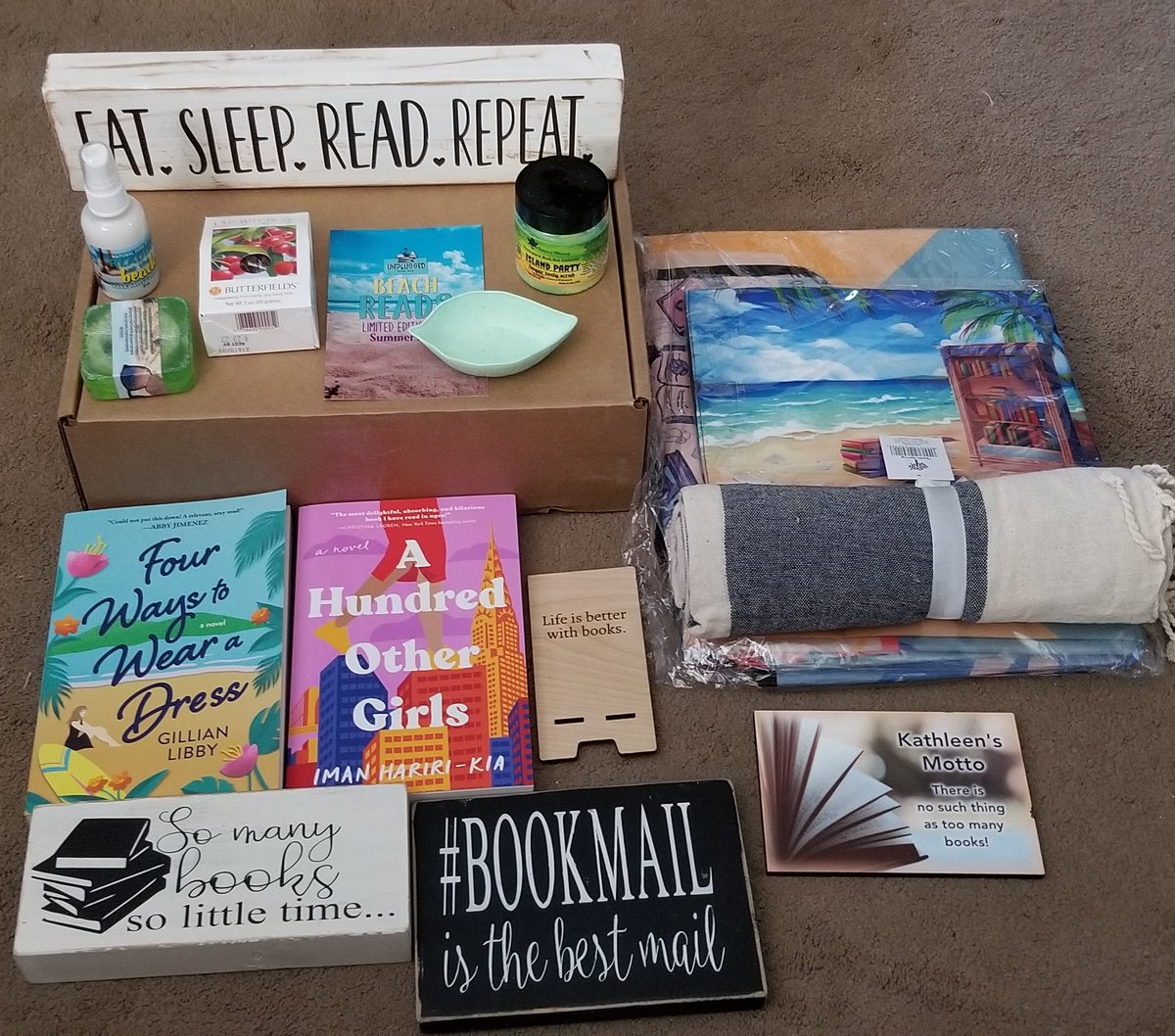 JerseyGirlBook's tweet image. Today's Book Mail: @unpluggedbooks Special Beach Reads Limited Edition Box #UnpluggedBookBox #BeachReadsSummerBox #WomensFiction