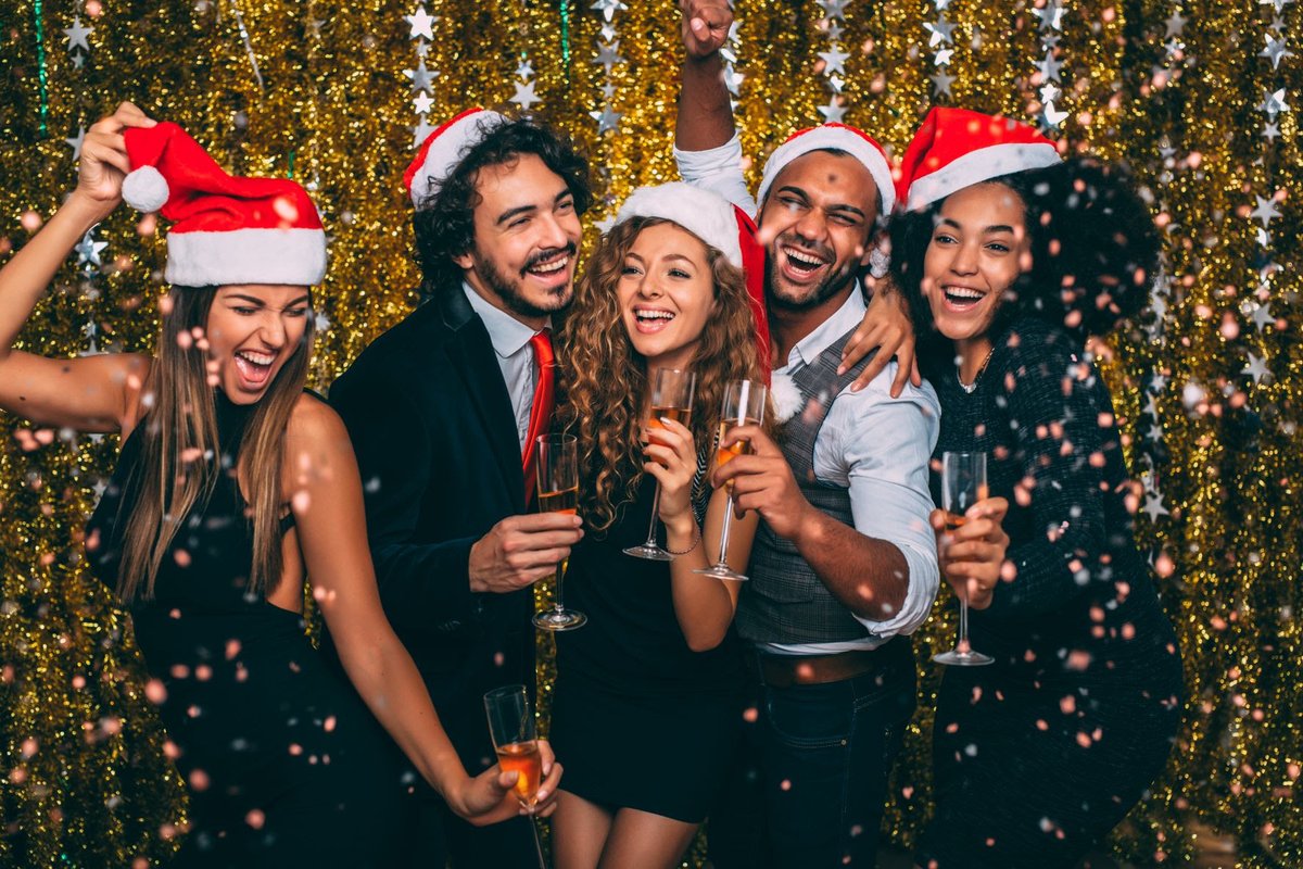 addisonclarkchi's tweet photo. “Sleigh” this holiday season with a party to remember at @luckysocialwrg! It’s the easiest decision you’ll make all year! 🎉🎅 https://t.co/waFuTOrrS2