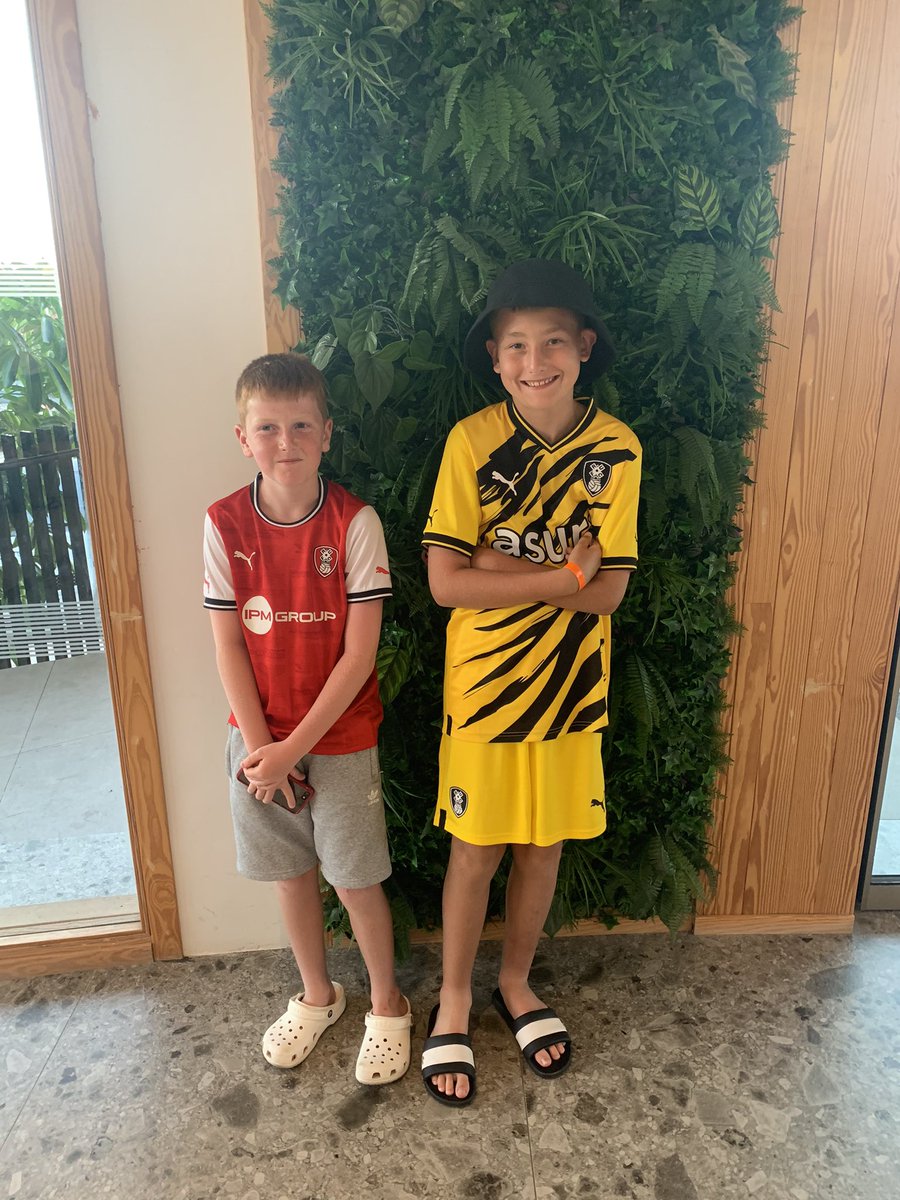 SamJ7's tweet photo. Little millers on tour!! #rufc #albir @OfficialRUFC @Wordie1982 @tquinn0804 @Toddy024 https://t.co/TZFZFfTHJB