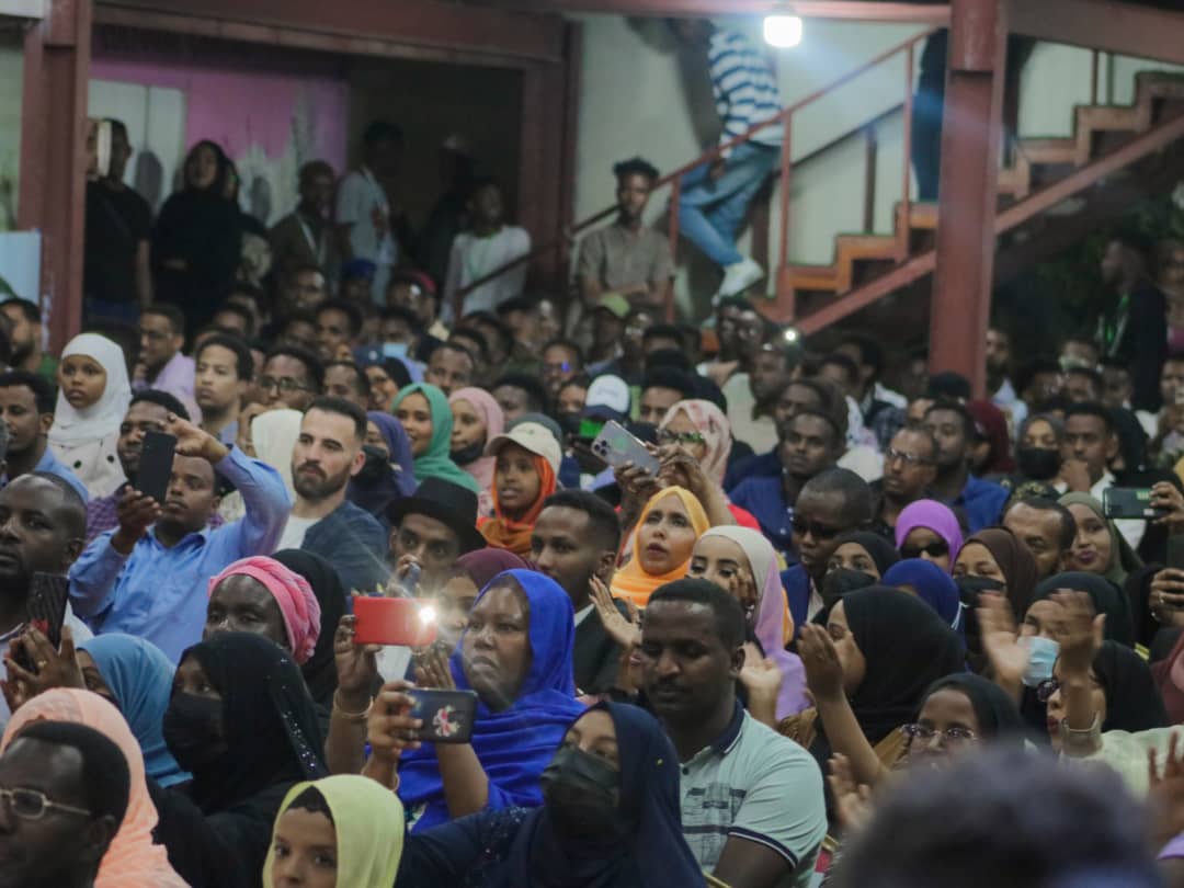 aidarousafrah's tweet photo. Some photos of @hibf 2022 https://t.co/m1UrpHED1B