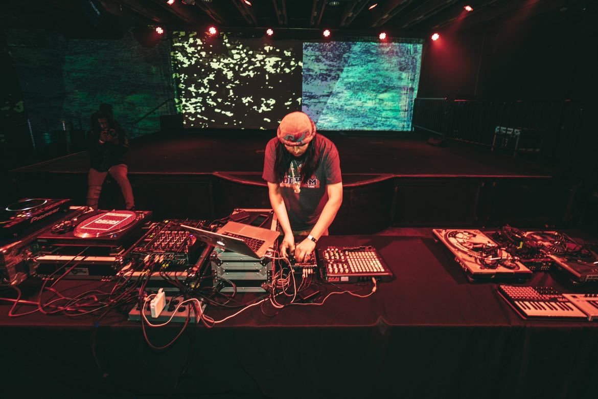 apetight's tweet photo. Crescent Ballroom / @recordbarradio
Vibrations and frequencies https://t.co/tBOKpXcCHF
