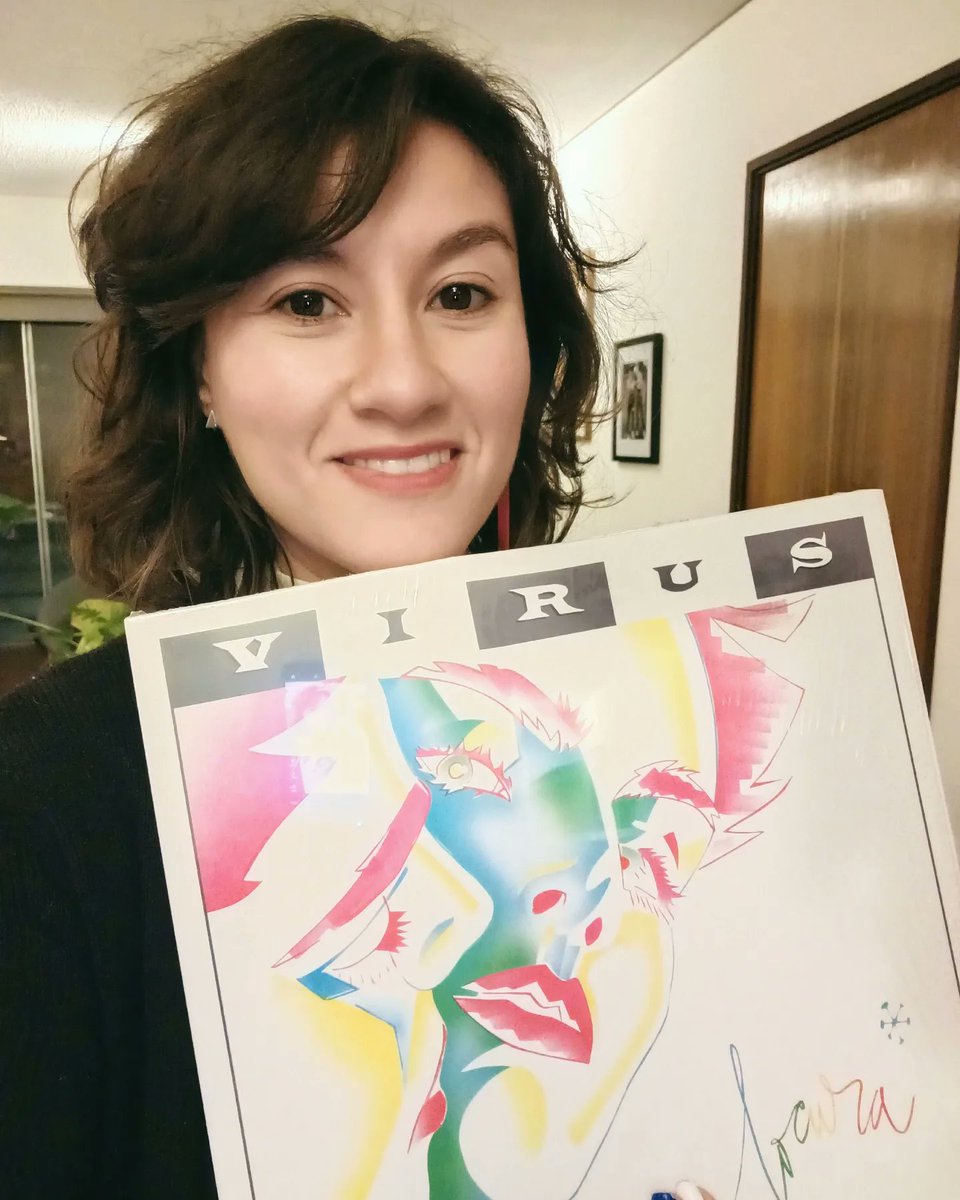 Este viernes 12 de agosto se celebra por primera vez en Chile el #DíaInternacionaldelvinilo 🎉💿🎉 y nuestra periodista <a href="/danielavaldes/">daniela valdés v.</a> estará moderando un conversatorio sobre este hermoso formato 🖱️radiolacentral.cl/chile-celebra-…