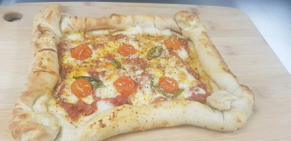 kindcommunities's tweet photo. A very informative 3rd class with @jamiesministryoffood cooking class. Today we learnt how to make delicious pizza, from scratch for less than half the price of a ready made and twice as delicious πΒ
#kindcommunities #preston #cooking https://t.co/Z0fD3uCzxn