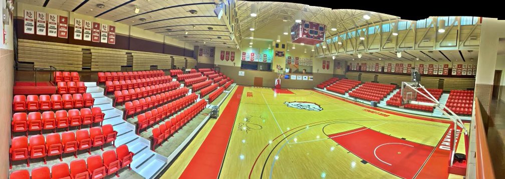 CoachCJ21's tweet photo. It’s official, glad to be apart of the Navarro Bulldog family! Let’s get to work! https://t.co/1FqCQrKDUF