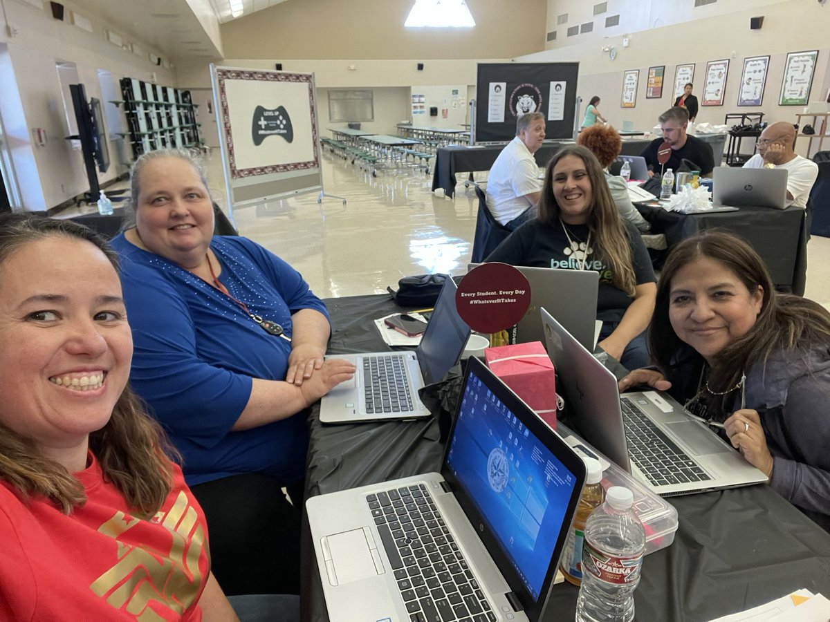 Data Dig with my second grade team.  <a href="/HISD_Crespo/">Crespo Elementary</a>  #TheCrespoWay #WhatEverItTakes