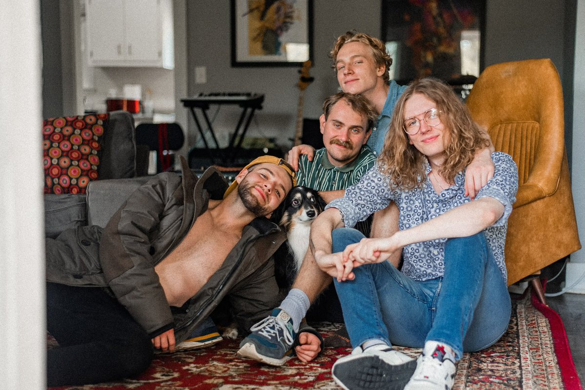 kidcomputerband's tweet image. we’re so pleased to announce we’ll be supporting Silversun Pickups @SSPU August 16 (next Tuesday) at @libertyhall
⁣⁣⁣⁣⁣
also… Dalton is fucking back! And Kid Computer turned 5 years old this week. 🎁⁣⁣⁣⁣⁣
⁣⁣⁣⁣⁣
📸: @haleyfleisner ⁣⁣⁣⁣⁣
⁣⁣⁣⁣⁣
⁣⁣⁣⁣⁣