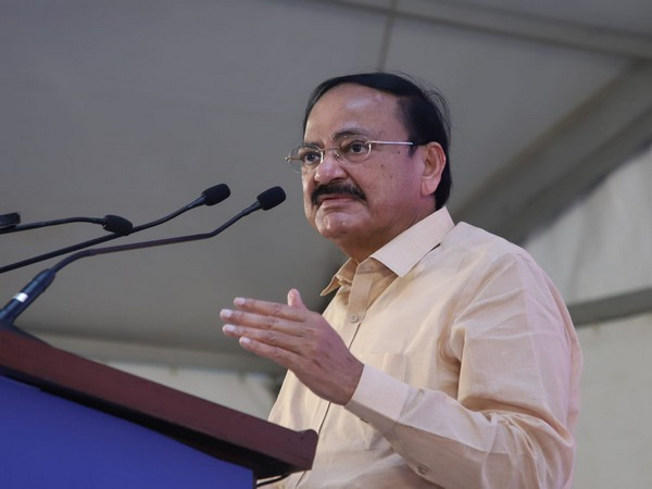 ani_digital's tweet photo. Outgoing Vice President floored lawmakers with his witty one-liners
Read @ANI Story | https://t.co/EAiAWKPrkR
#WittyOneLiners #VenkaiahNaidu #Lawmakers https://t.co/dZbThcgFds