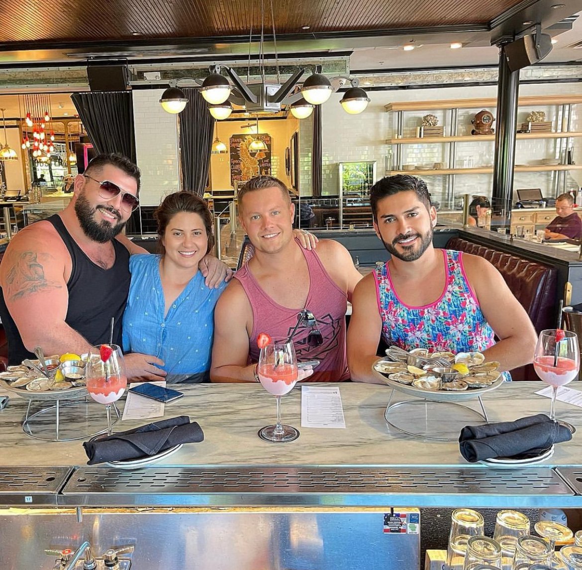 LochBarBoca's tweet photo. It's time to head to the (loch) BAR! It's time for Happy Hour 🥂 https://t.co/L6wo6w41Pf