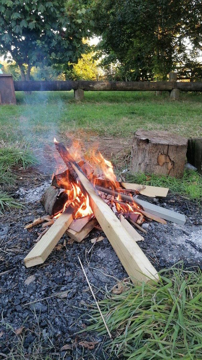 The guides haven't finished washing up yet so I'm enjoying 5mins peace getting our #Campfire ready 🔥 🥰 #HappyPlace #Girlguiding #Camping