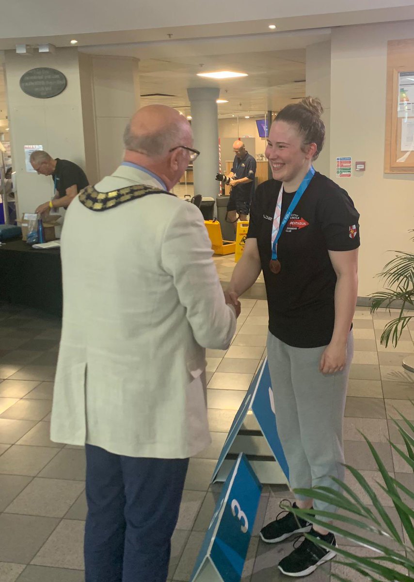 Fantastic swim from Jen perfect start and all to plan on first length and she found another gear on second. 

Bronze medal and bring on her 200m training 😁