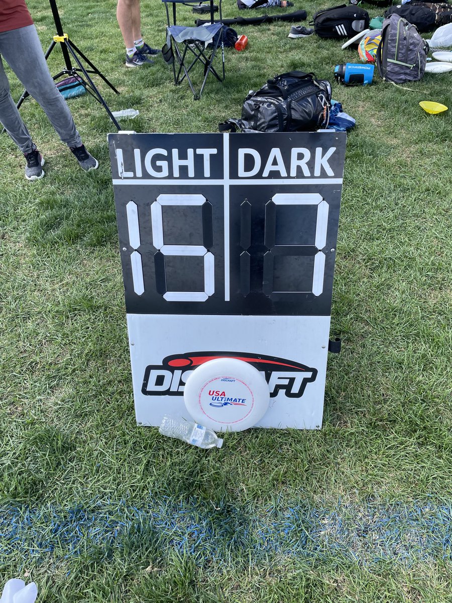 CLTYCC's tweet photo. Flight wins 9th place bracket. Our highest finish in history. We go 7-1 on the weekend with our only loss to the tournament winner. Great season!#underseeded! ⁦@CLTultimate⁩ https://t.co/vWJe7E39tC