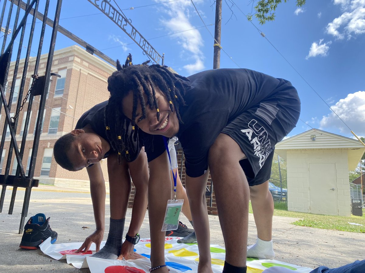 First day of camp did not disappoint! We tie dyed, completed a scavenger hunt, made some beautiful sidewalk chalk creations and finally played some lawn games all to meet some new friends! #collsedu