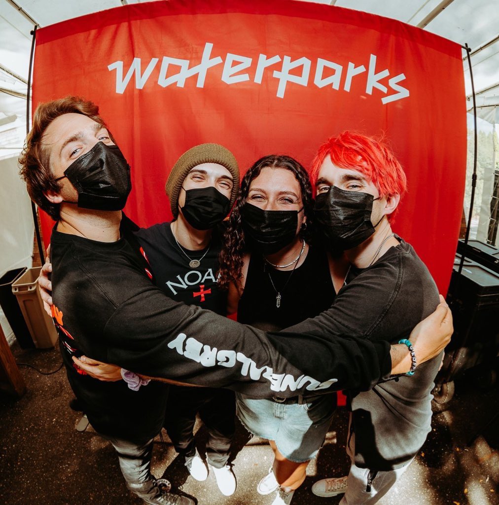 sourcedcode's tweet image. there’s nothing wrong with being happy &amp;lt;3