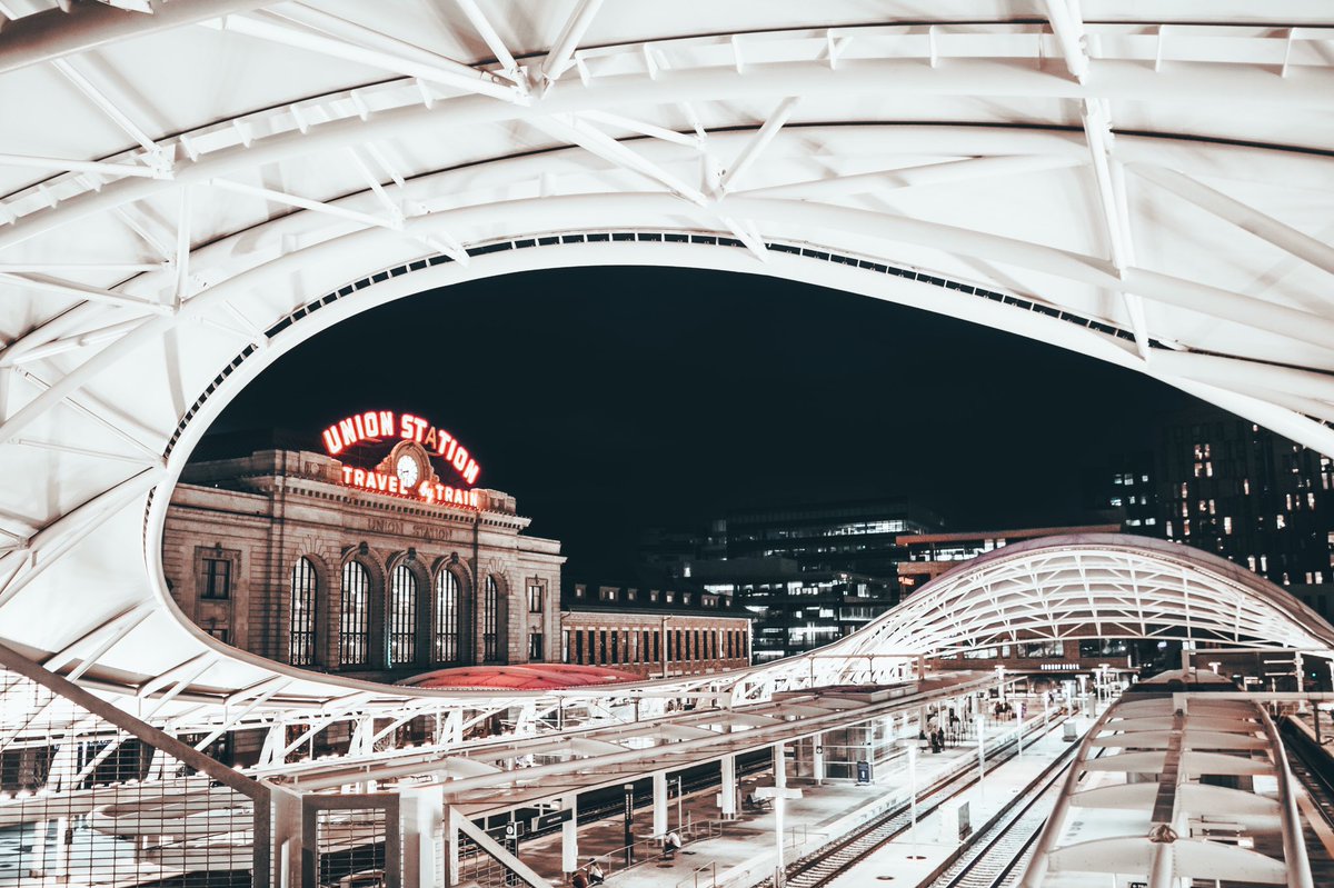 One of my first long exposures, I love the result! #nightphotography #streetphotography #night #street #nightstreetphotography #photography #streets #city #nightlights #captures #nightcity #nightphoto #longexposure #nightscape #urban #nightshooters #nightstreets #streetnight
