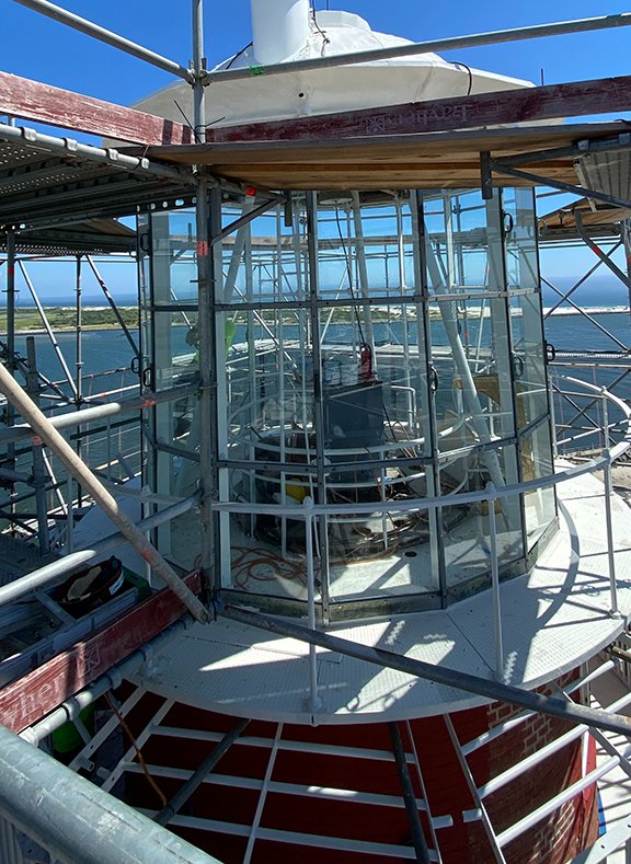 HMRarchitects's tweet photo. For National Lighthouse Day, before and after construction photos of lantern glazing restoration at Barnegat Lighthouse.
#hmrarchitects https://t.co/bPfLZHq3E1. #njhistory #DiscoverNJHistory @njhistorictrust https://t.co/gvghJ7DAb6