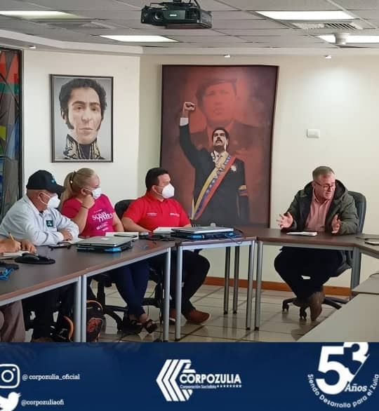 corpozuliaofi's tweet photo. @Corpozuliaofi realiza reunión  con los diferentes entes de los servicios públicos Siguiendo los lineamientos del Presidente Constitucional  @NicolasMaduro para garantizar  el  Ven app y  formular reportes de las comunidades  en tiempo real  @JacquelinePSUV @PrensaFANB @MIJP_Vzla https://t.co/7s4b0IDmVK