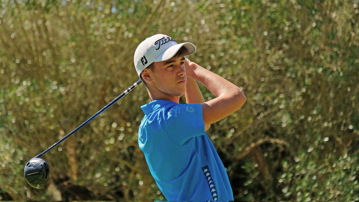 FederGolf's tweet photo. 📌 The Boys Amateur Championship
Dopo il R1 comandano 🇸🇪 #Petersson e 🏴󠁧󠁢󠁥󠁮󠁧󠁿 #Suart con -5.
🇮🇹 #Florioli, #Ponzano e #Memeo 22/i (par), #Rossin 38/o (+1), #Bernardi e #Boeris 71/i (+3), #Binaghi e #Fenoglio 98/i (+4), #Gagliardi e #Michetti 122/i (+5), #Checcucci 187/o (+8). https://t.co/m8OTbMsfLN