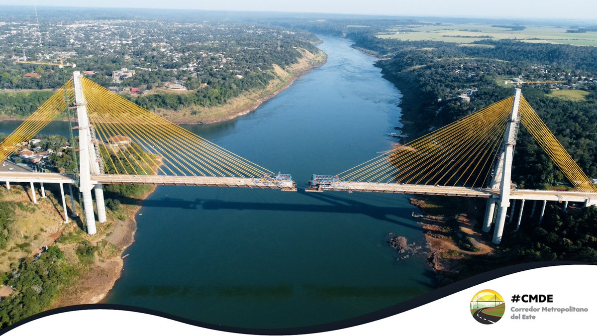 CorredorEste's tweet photo. Así de cerca estamos de volver a unir nuestras fronteras con el Brasil en Presidente Franco  a través del Puente Integración.

¡A solo días de colocar la última dovela!

#PuenteIntegracion #CMDE #Franco #Foz

@mopcparaguay @ArnoldoWiens @MaritoAbdo @itaipuparaguay https://t.co/wO30TjyDa9