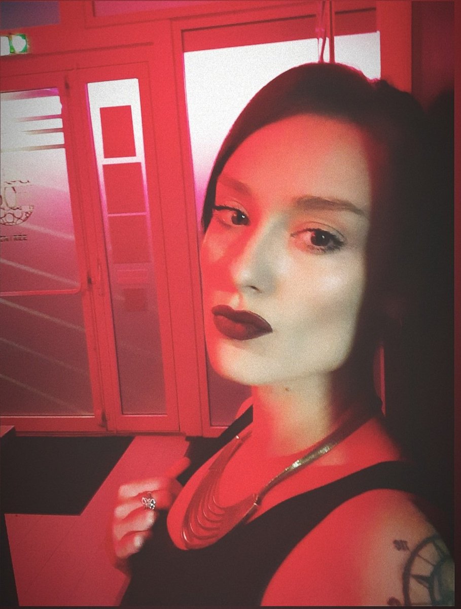 Alice Drake on Twitter: "💋💋💋"