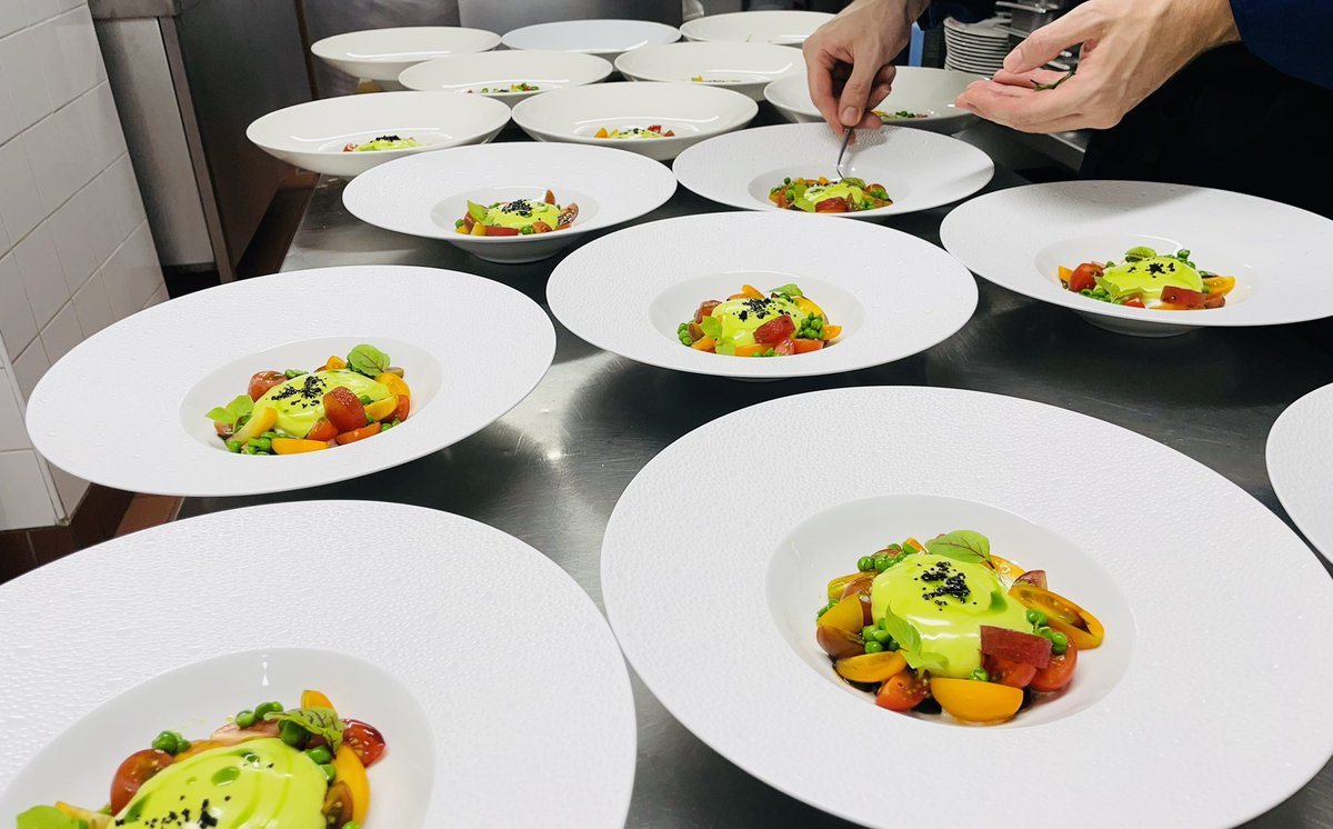 WildHoneyInn's tweet photo. Summer time here at WHI. ☀️ #summer. #tomatoes #sun # #wildfish #waw #private #party https://t.co/8ZZy1JMQlW