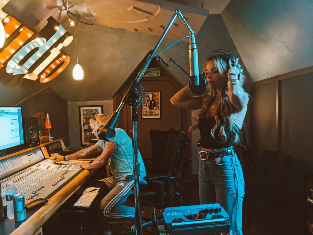 summertime songin’ 🕊💫