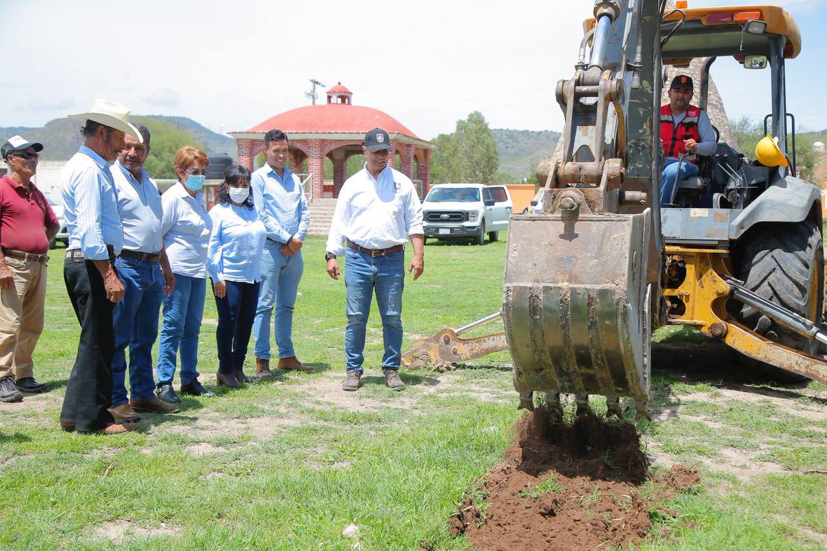 JorgeSalum's tweet photo. El agua potable en los hogares de 39 poblados es posible, gracias al trabajo #ComoNuncaAntes de tres años de esta Administración.

Las líneas de conducción del vital líquido en #ZonaRural abarca casi 50 kilómetros.

Hoy entregamos en Praxedis Guerrero y Valle Florido. https://t.co/VVi1zXPOSn