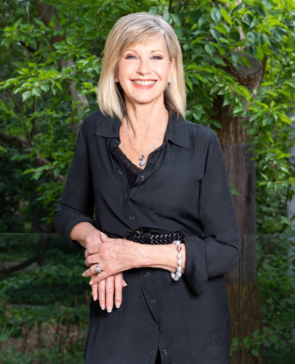_MissCoraline_'s tweet photo. “È stata l’estate più bella della mia vita, ma ora è finita”

Buon viaggio Olivia, sarai la nostra Sandy. 
Per sempre. 🤍

#OliviaNewtonJohn https://t.co/Bx58ZskwlF