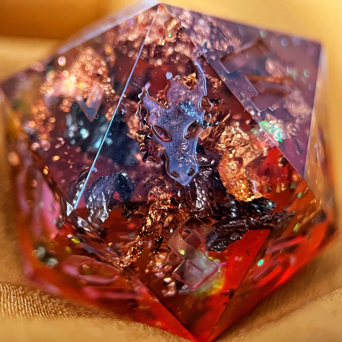 goliathdice's tweet photo. Red is the bane of my existence but happy with this boi! #dice #handmadedice #diceporn #dicephoto #dnddice https://t.co/FUtYSGKw2n