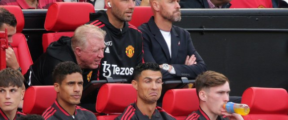 "'Ere, Ronny, who sounds more Dutch, me or the gaffer?"