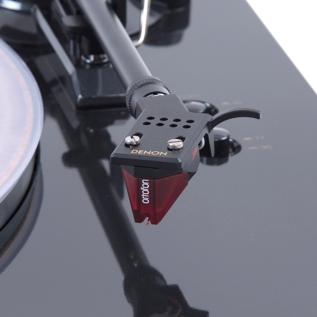 TurntableLab's tweet photo. #TTLupgrade configuration of the bestselling Denon #DP300F turntable replaces the factory cartridge w/ the Ortofon 2M Red, plus TTL cork record mat + carbon fiber brush. 

↘ special pricing ($449, reg 479) for a limited time!

⫸ https://t.co/MzfmHaTArv

@DenonAmerica #ttlhifi https://t.co/CcZbpgmZ67