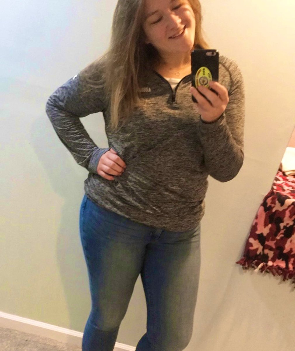 BeckyKurkowski's tweet photo. A week from today I will be setting up my classroom. I LOVE jean day❤️
12 items and giftcards left 🎉
Please help me get my books cleared!📚
#TEACHers #clearmarchfiles2022 
https://t.co/8a324iwdEu https://t.co/uYkTnvgRN7