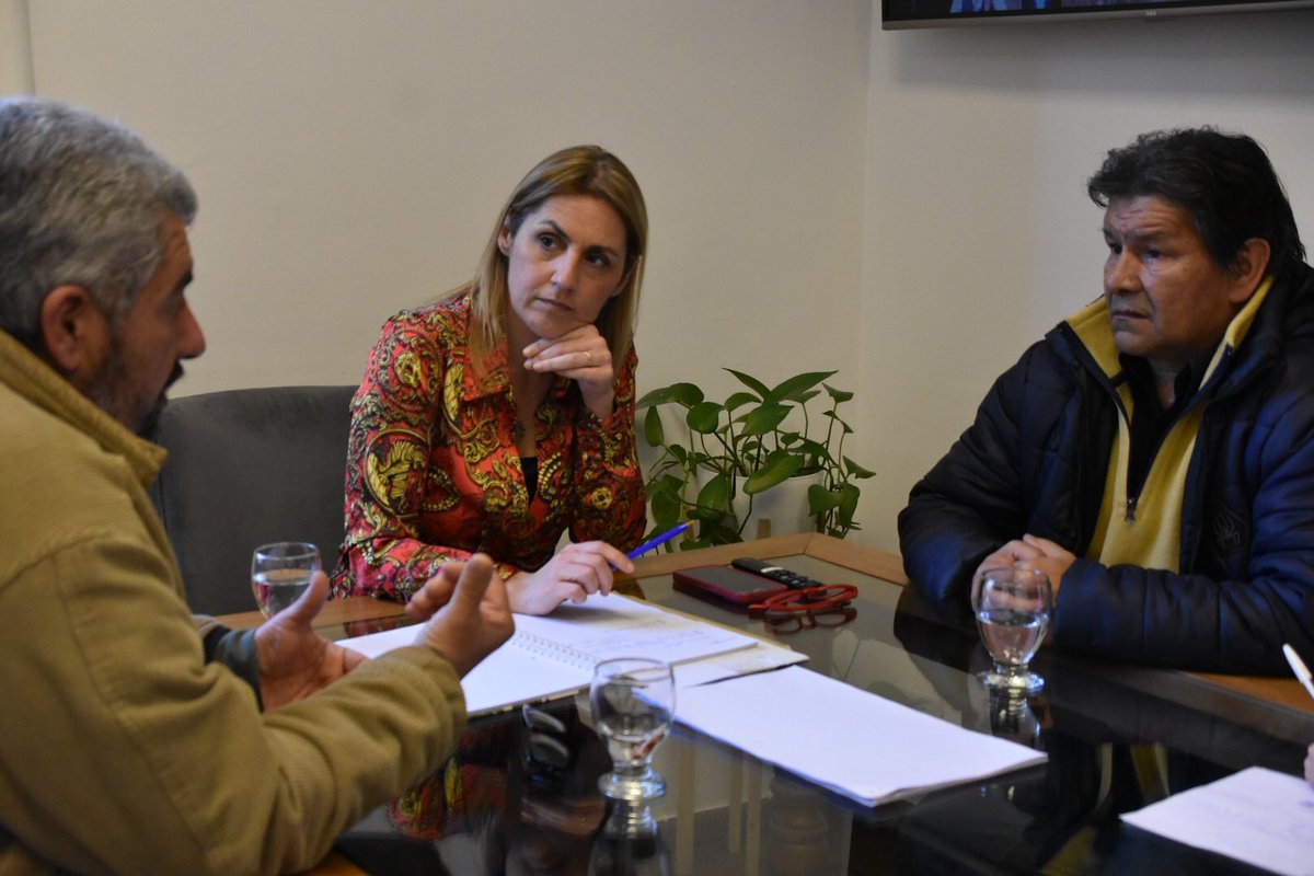 MSanchezHerrero's tweet photo. Con los referentes de ONG Familiares de Víctimas del Delito y Tránsito avanzamos en construir alternativas con la prioridad en la defensa de la vida. Estos espacios de diálogos interinstitucionales permiten continuar generando sinergias para lograr avances con acciones concretas. https://t.co/dyHBPyapNG