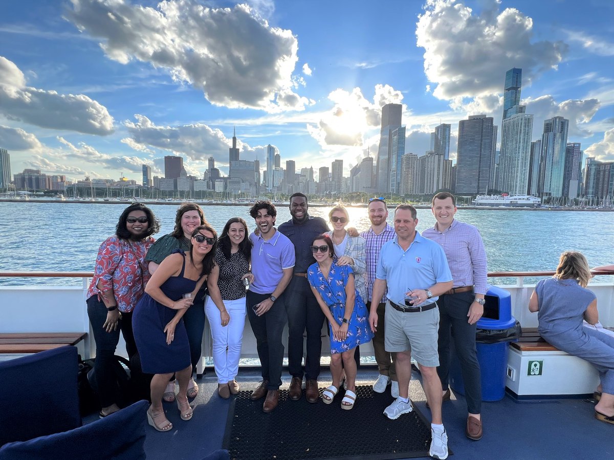 Polsinelli's tweet photo. The Chicago office said cheers to their summer associates on wrapping up a great summer together with a wine and cheese boat cruise. A beautiful sunset along the river completed the amazing night with colleagues.
#summerassociates #summerassociateprogram #polsinellichicago https://t.co/p731DSuaSC
