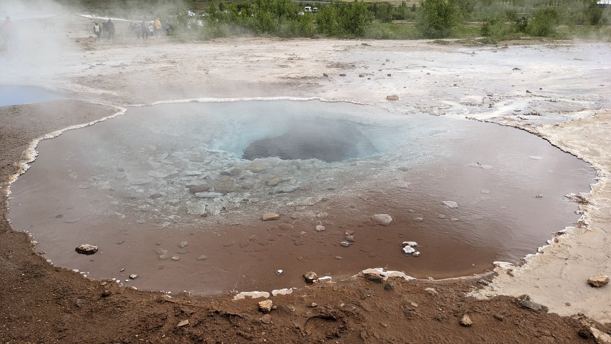 Let's get a little wet with this week's #Top4Theme of #Top4Water!

👋 <a href="/CharlesMcCool/">Charles McCool ✈️</a> <a href="/Giselleinmotion/">Giselle</a> <a href="/perthtravelers/">Perthtravelers (Wendy)</a> <a href="/LiveaMemory/">Live a Memory</a>

↖️ Godafoss Falls, Iceland 🇮🇸
↗️ Durdle Door, England 🇬🇧
↙️ (Slippery when) Wet deck on NCL 🚢
↘️ (Very) Hot springs/geyser at Geysir, Iceland 🇮🇸