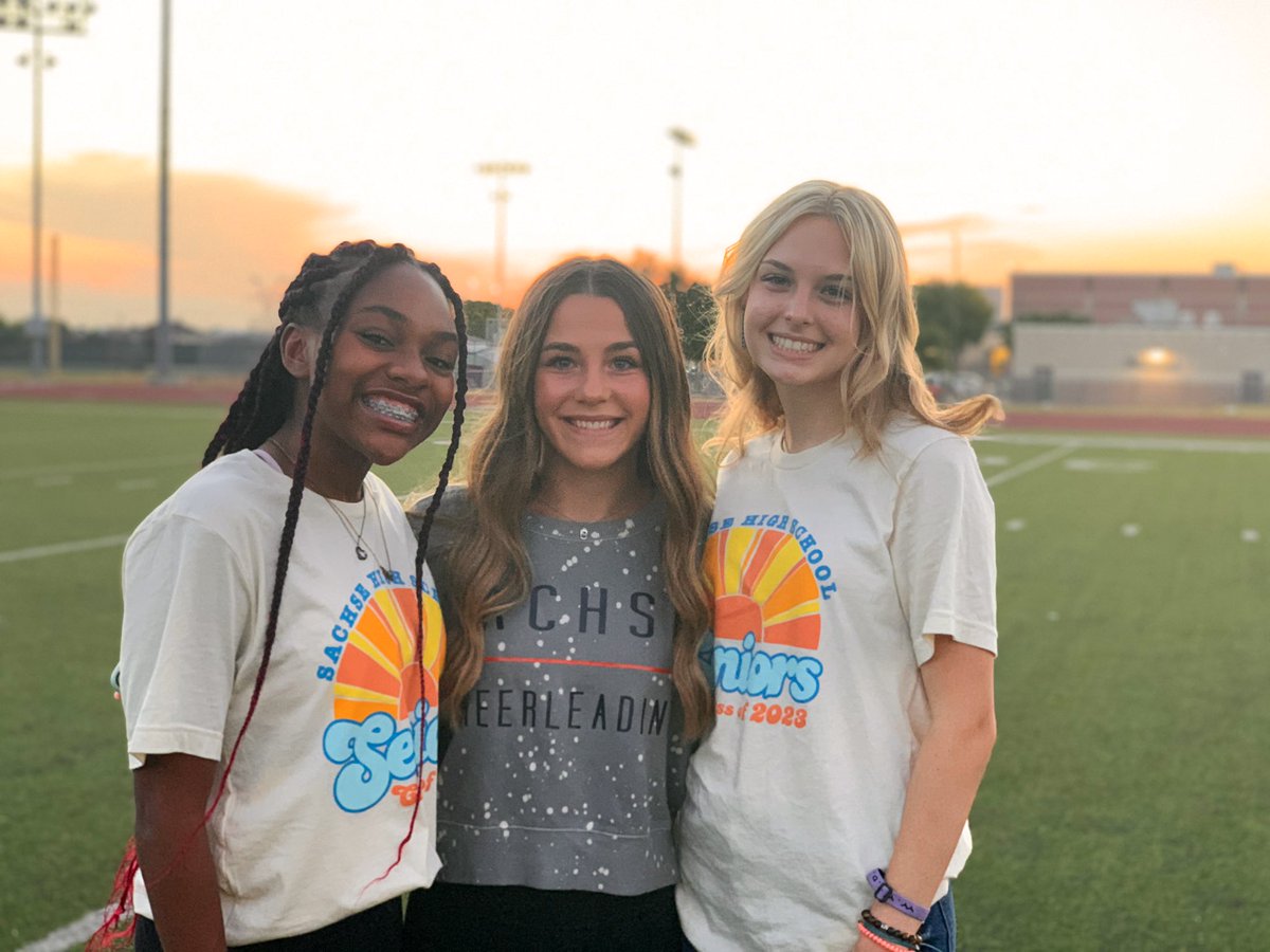 SHS_Mustangs's tweet photo. Our Seniors are ready to make it a great year! Thank you to our Senior class sponsors for organizing our Senior Sunrise Event! @HsSachse  @mc_shs @MrsDouglasSHS  #GarlandISD1stDay #TheGISDEffect https://t.co/Fsjwp7yprH