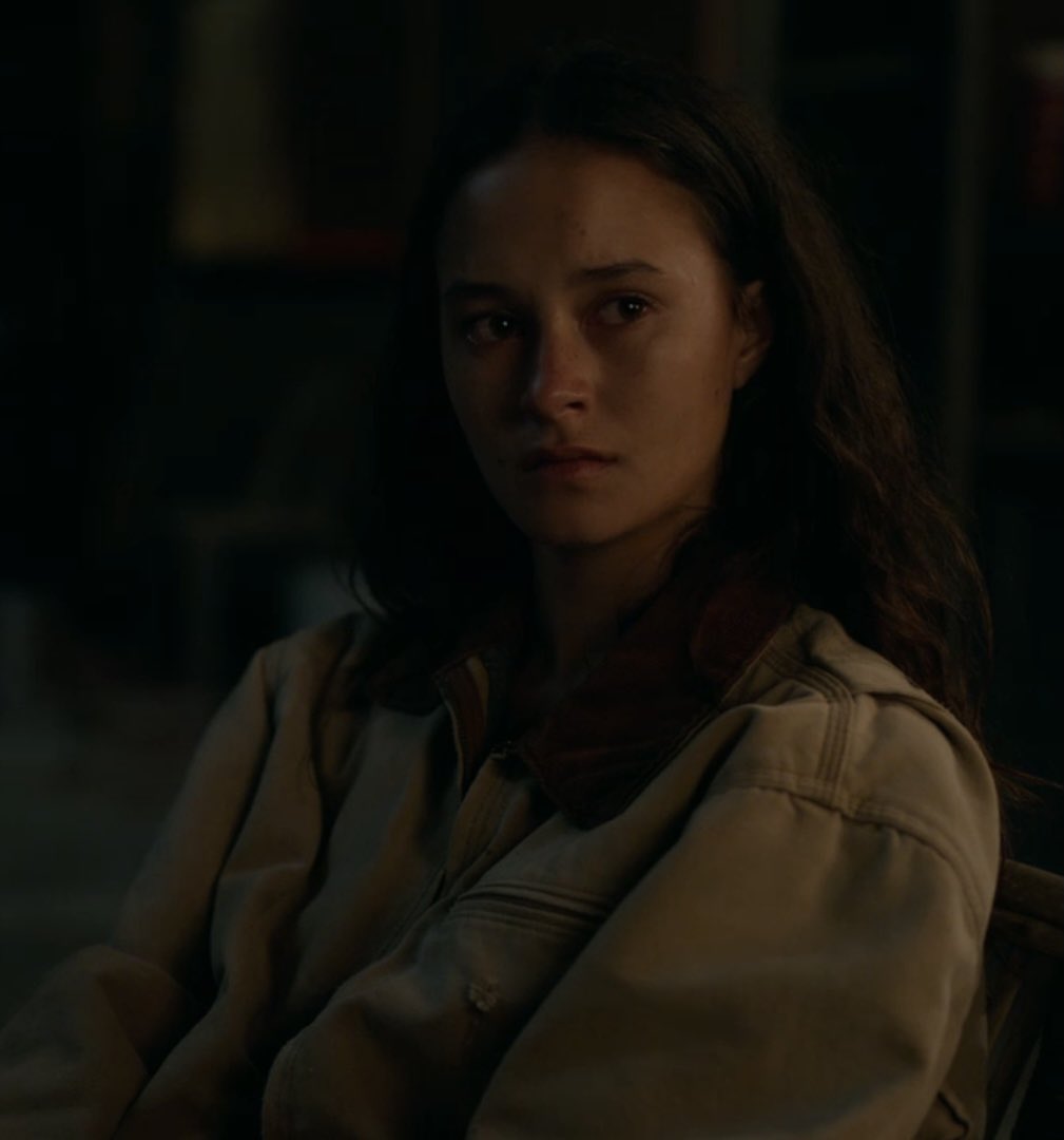 wildscherie's tweet photo. toni’s mom jacket will always be famous!! i need to learn more of her backstory and streicher said she would explore it in s3 so we need to make it happen!!! #RenewTheWilds #SaveTheWilds bring back the wilds https://t.co/3VZrSdQUSs