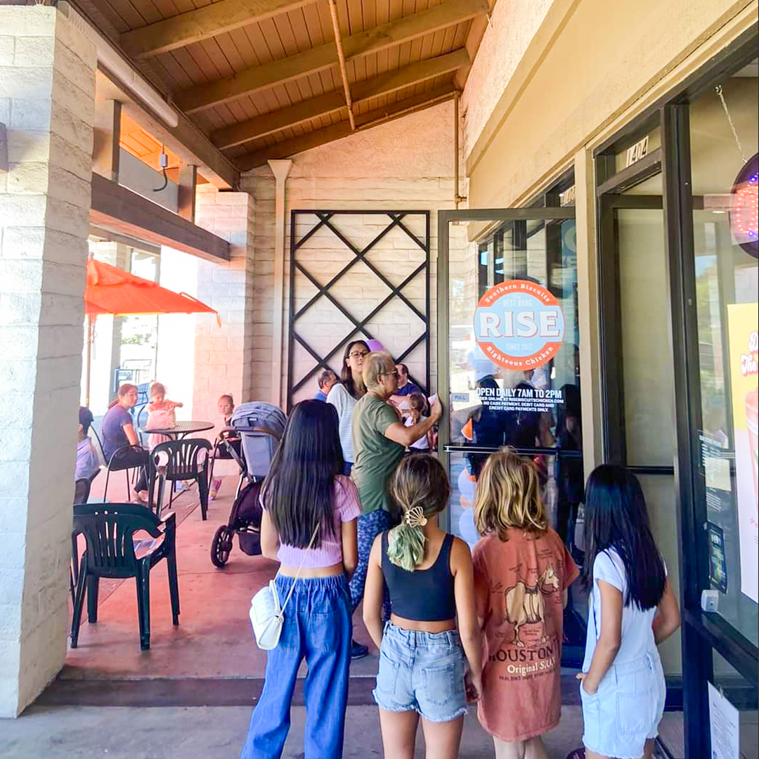 TheSplinterGrp's tweet image. Last weekend the first Rise west coast location opened in Thousand Oaks CA! We’re thrilled to introduce the Golden State 🌞 to the best dang Southern Biscuits and Righteous Chicken🙌Congrats to Bill and his crew on a tremendous opening!