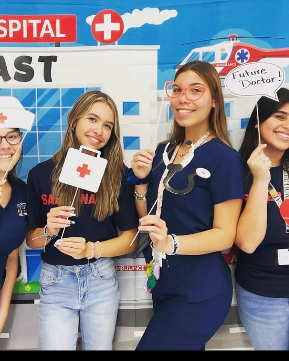 MASTMedical's tweet photo. Congratulations to all of our new Sabers! We hope today’s orientation was as amazing for you as it was for us💙 Only 9 days until the start of the 2022-2023 school year #MyMAST2022 #futuredoctors #MissionMD #miamimagnet https://t.co/LT1NnvWBPv