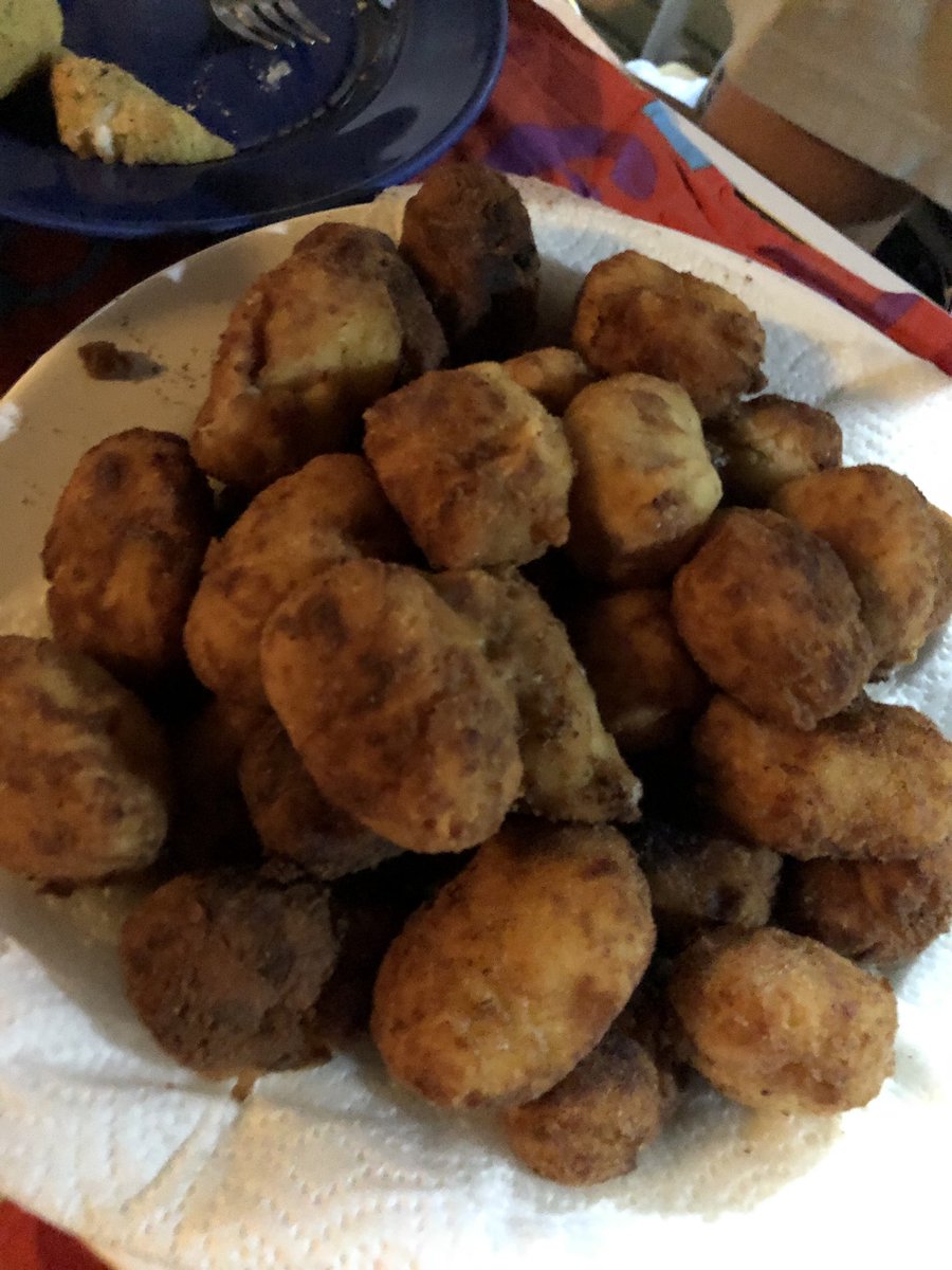 Cjosegordo's tweet photo. No quiero que me odiéis pero mis amigos y yo estamos haciendo cata de #croquetas @angelsolis15 @aruizbur @ManuFreixo @AnaZireael #micuñi @83anorrra https://t.co/1B8n9OpKrx