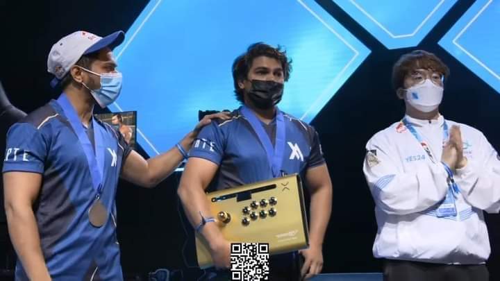 Khanimran675's tweet photo. ALLHAMDULILAH!

Guys I'm so happy to get second place in my first ever @EVO. I am so humbled to receive such an amazing support from you all. I will be back even more stronger IN SHAH ALLAH Hope you enjoyed it. https://t.co/DkVo9wBreh