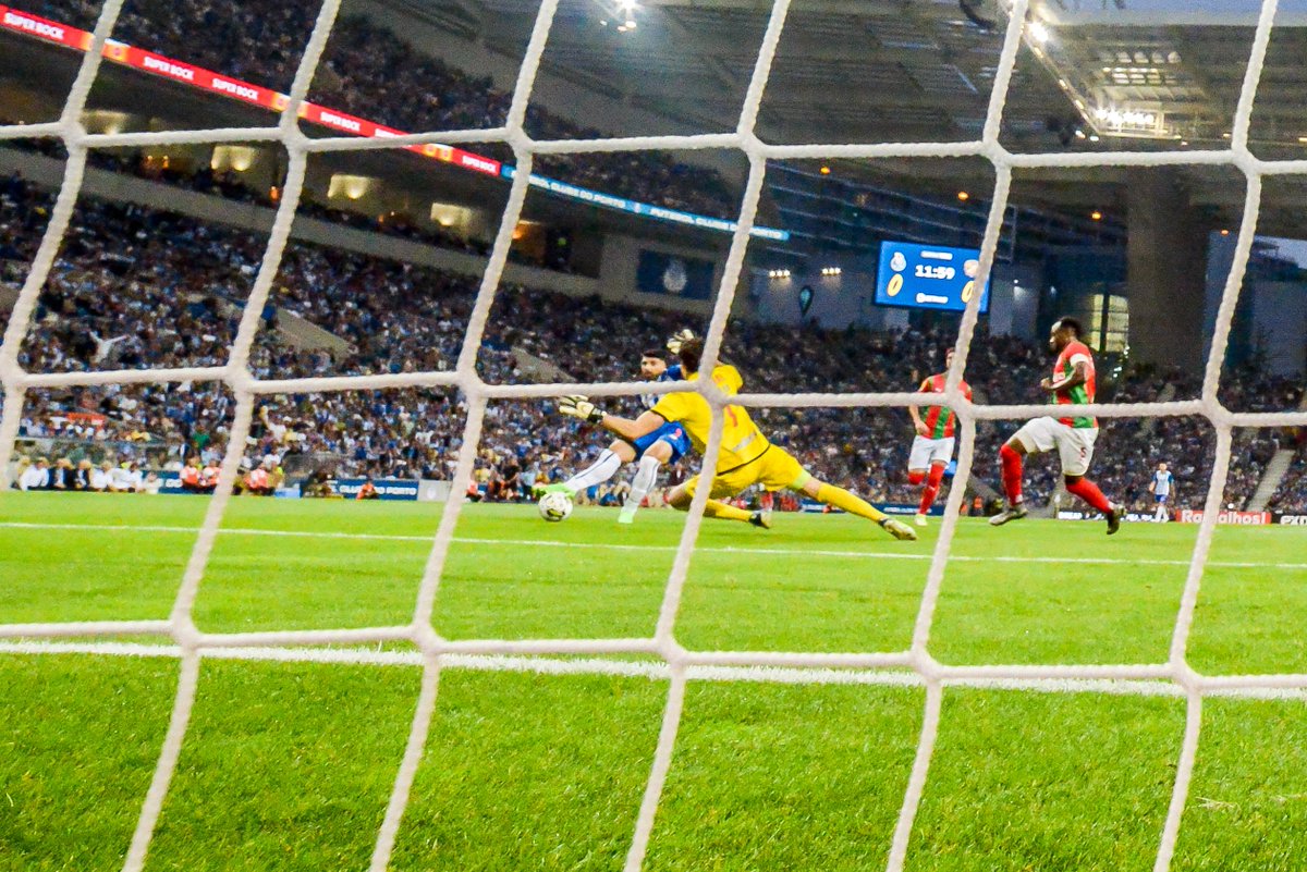 IvaNFCPortO's tweet photo. That moment... 🤩⚽

#Taremi #FCPorto #FCPCSM #LigaPortugal @MehdiTaremi9 https://t.co/zpjqPLKCEd