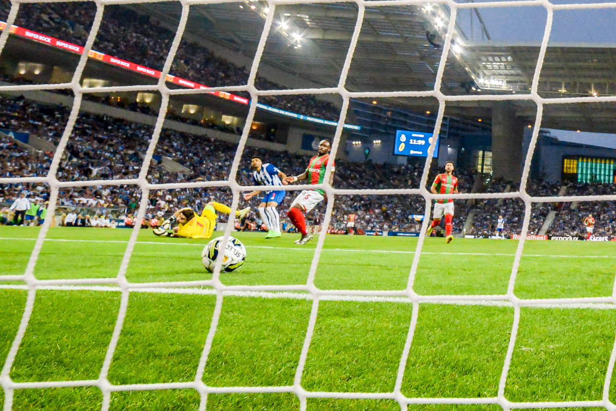 IvaNFCPortO's tweet photo. That moment... 🤩⚽

#Taremi #FCPorto #FCPCSM #LigaPortugal @MehdiTaremi9 https://t.co/zpjqPLKCEd