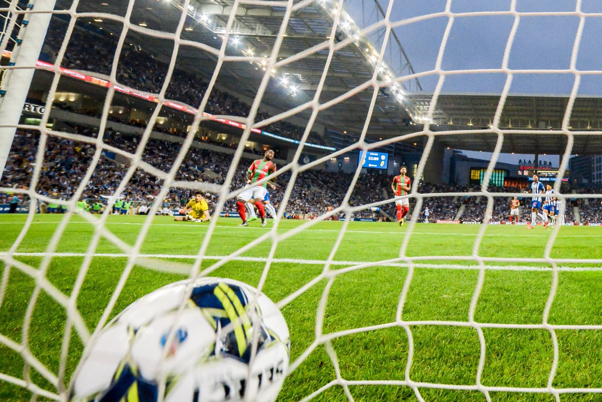 IvaNFCPortO's tweet photo. That moment... 🤩⚽

#Taremi #FCPorto #FCPCSM #LigaPortugal @MehdiTaremi9 https://t.co/zpjqPLKCEd