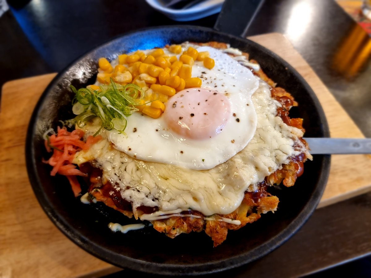 StrohhutVA's tweet photo. Wie kann ein Gericht so unfassbar göttlich schmecken? 🤤🤤🤤 #Okonomiyaki #YakiTheEmon https://t.co/rMQae4rzUq