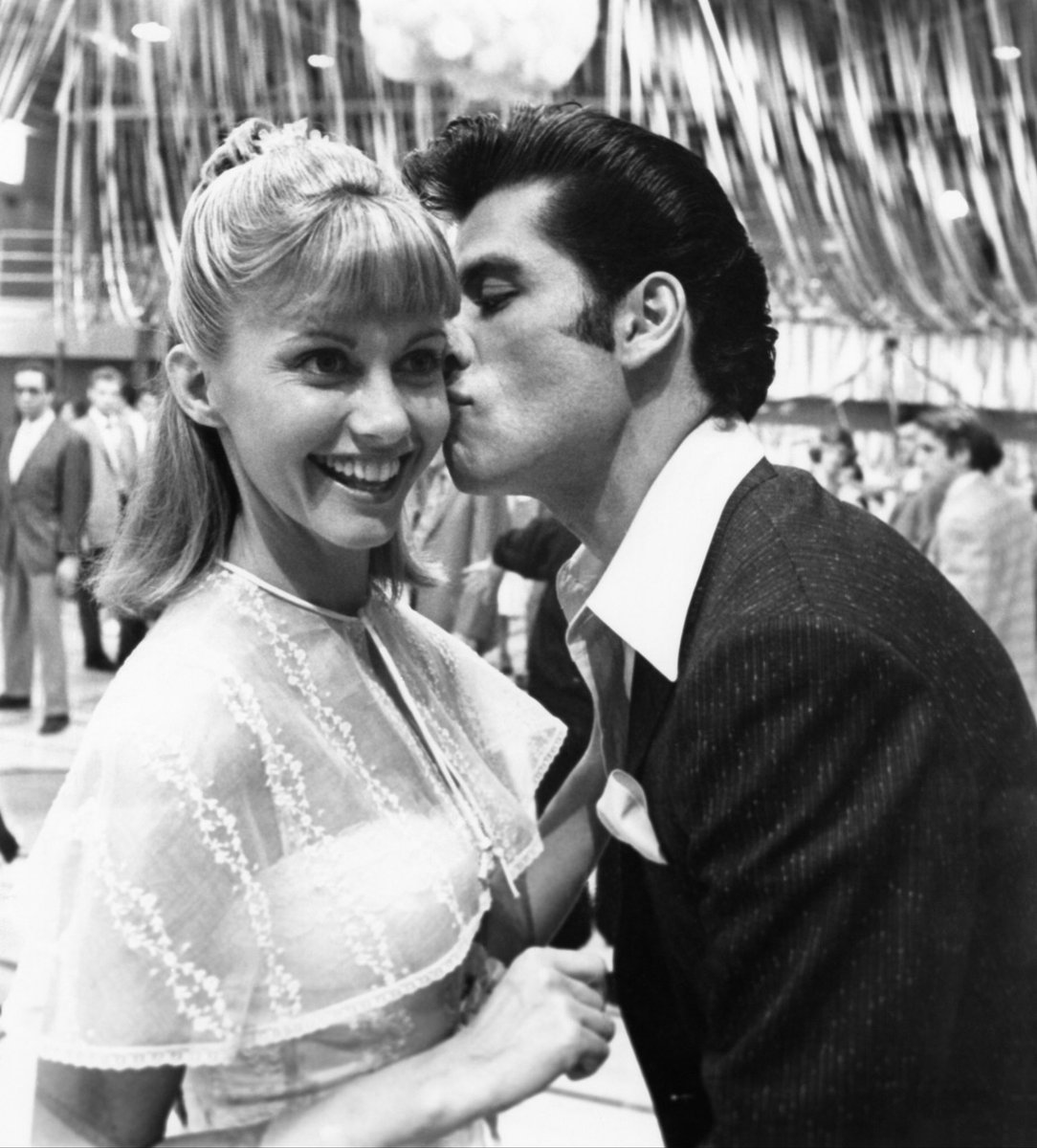 laceygilleran's tweet photo. RIP Olivia Newton-John 💔 https://t.co/6CodJMJiXO