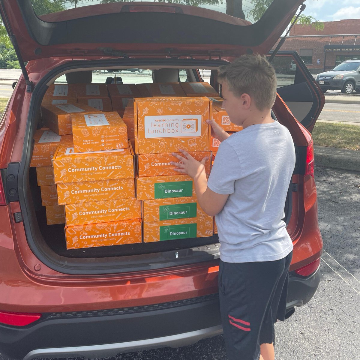 blufftonohlib's tweet photo. Stop by Bluffton Public Library to pick up a Dinosaur themed Learning Lunchbox brought to you by @COSI and @OhioLibraryCncl. Pick-up starts on Tues., Aug. 9 at 9:30 a.m., while supplies last. One kit per family for students going into grades K-8th.
#LearningWithOhioLibraries https://t.co/aOn9a86wVx